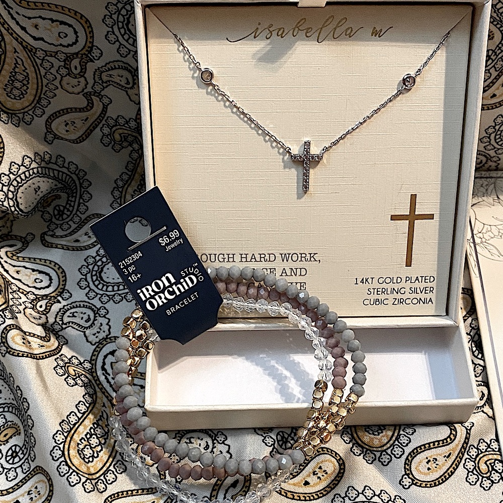 Isabella M- Gold Plated Sterling Silver Cross Necklace & it comes with free gift - Picture 7 of 9